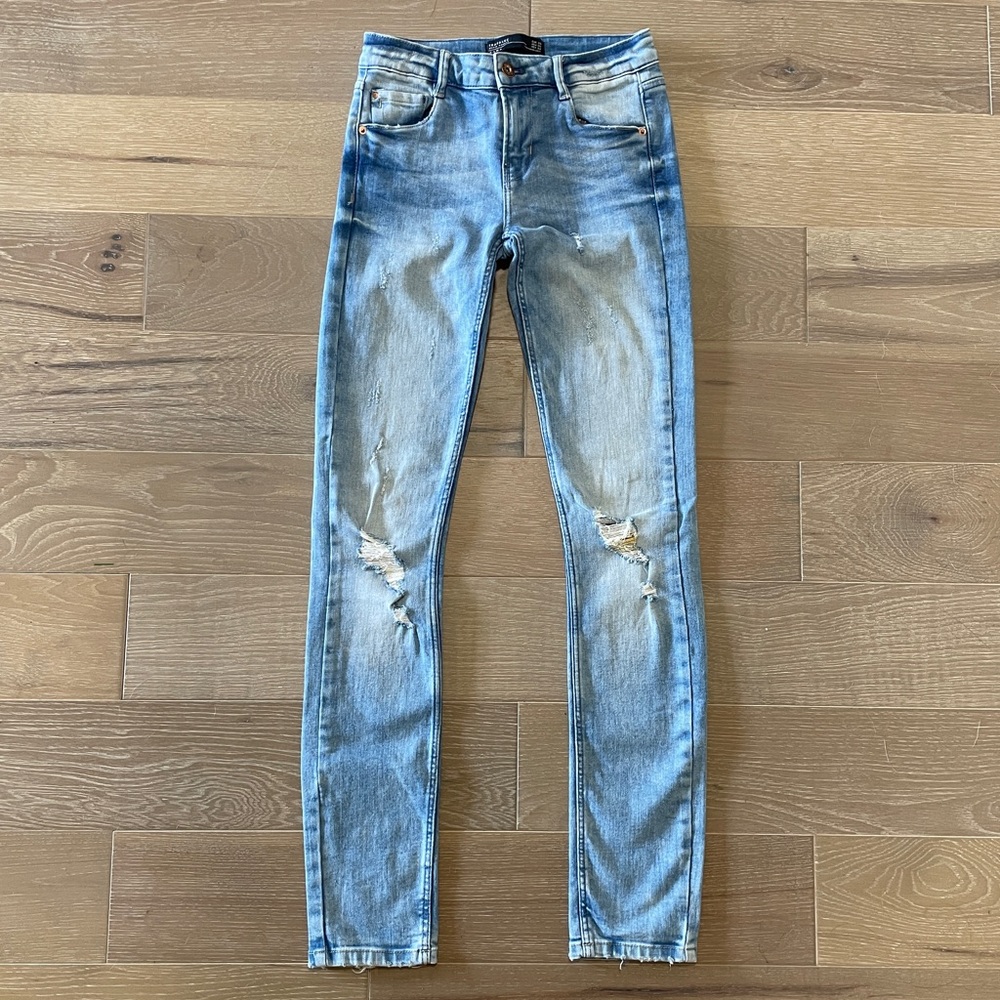 ZARA Trafaluc Distressed Jeans